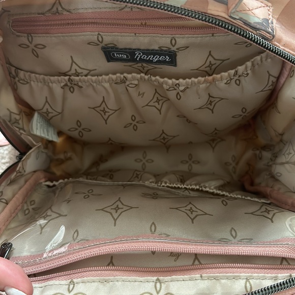 Lug crossbody bag. - Picture 4 of 8